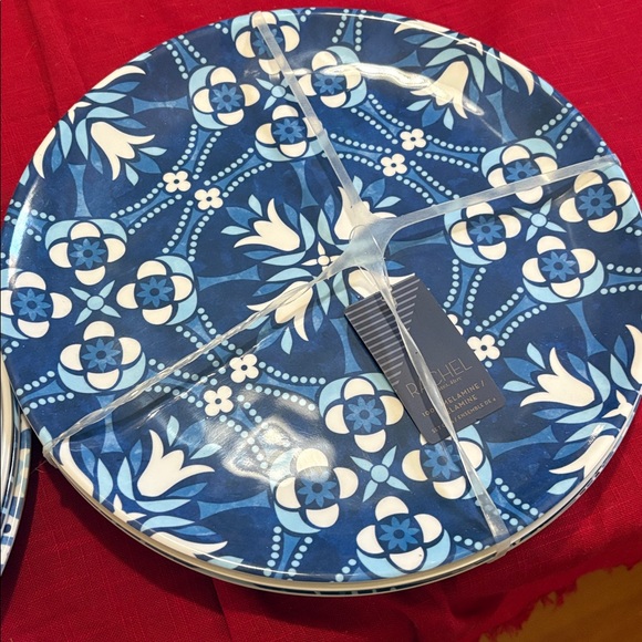NWT Set of 8 BLUE AND WHITE MELAMINE DINNER PLATES - Picture 3 of 6